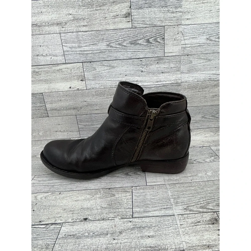 Born leather ankle